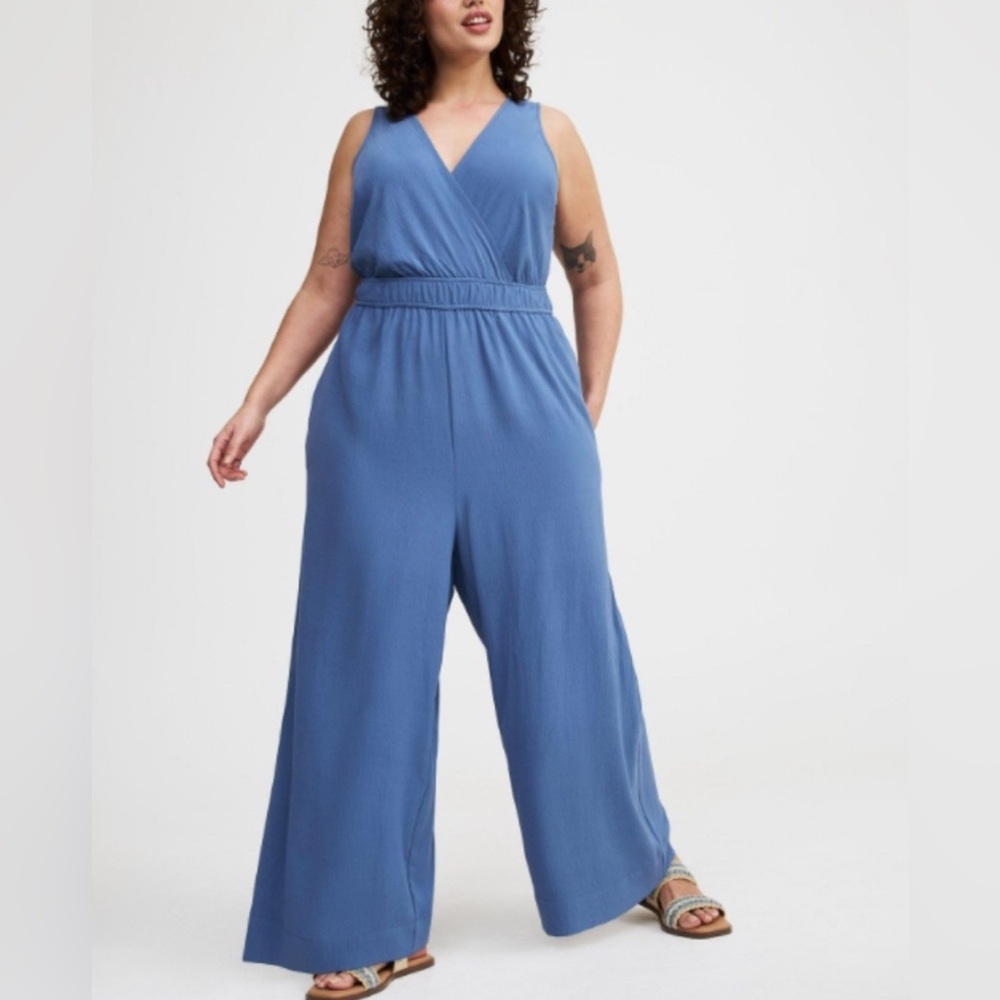 Torrid NWOT Surplice Wide Leg Jumpsuit